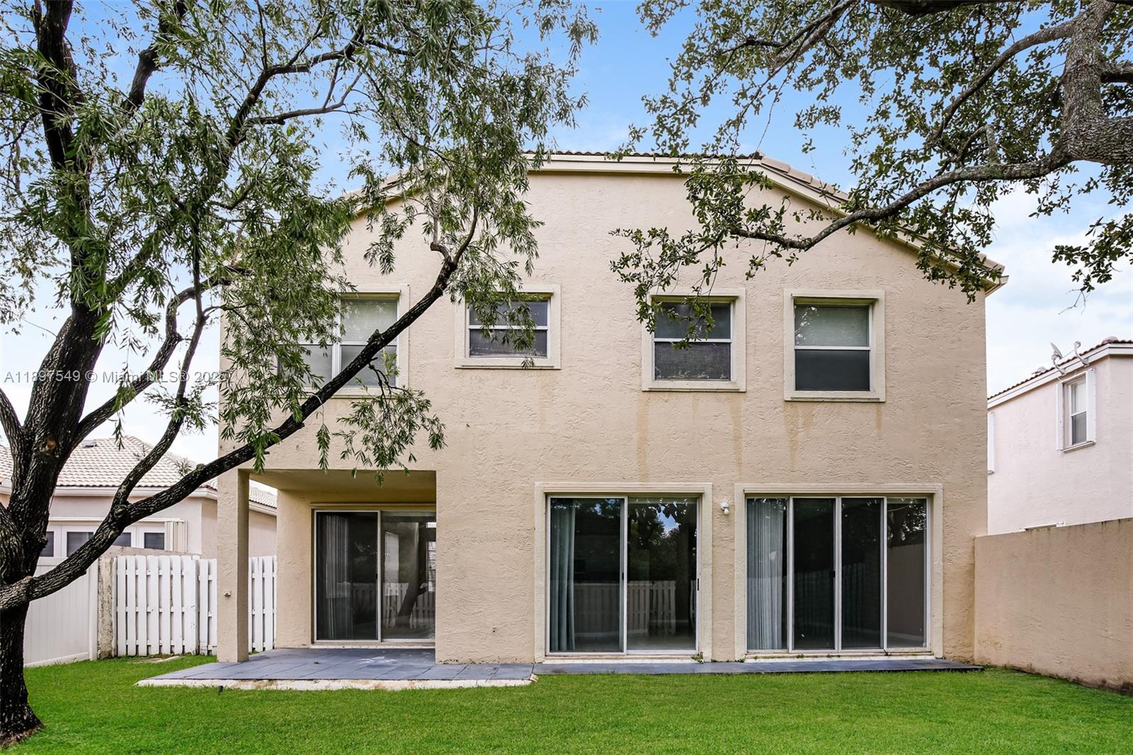 TOWNGATE - Residential Lease
