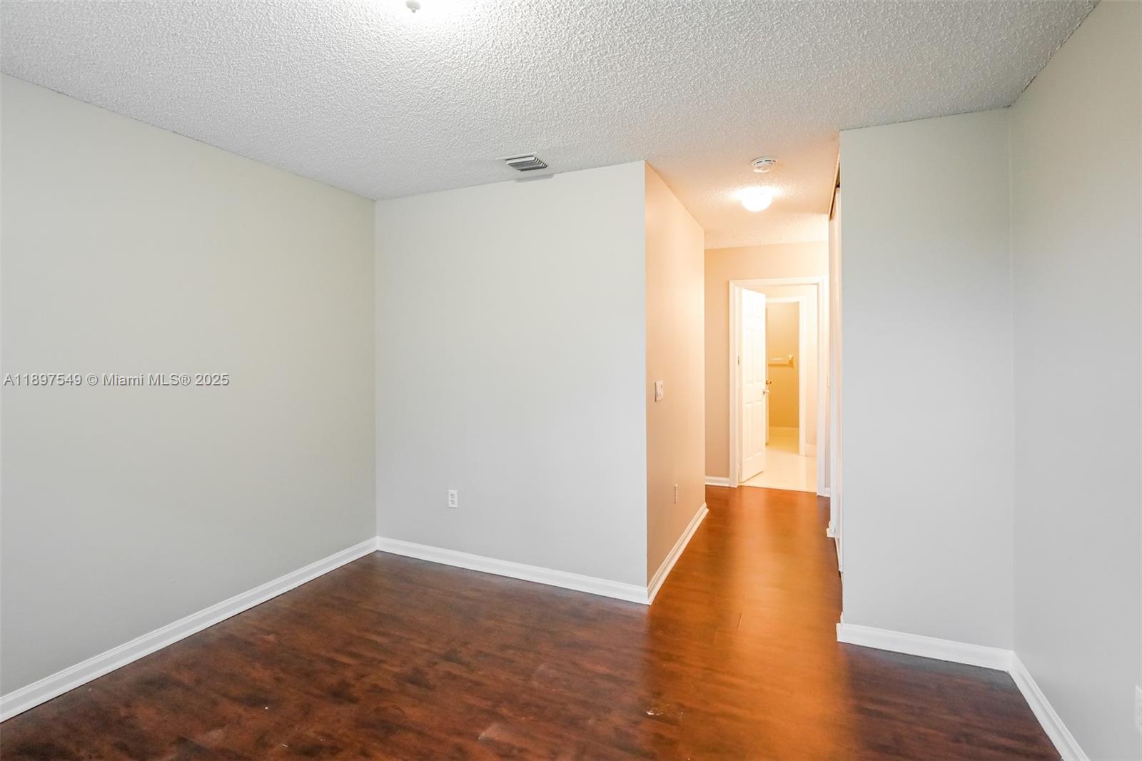 TOWNGATE - Residential Lease