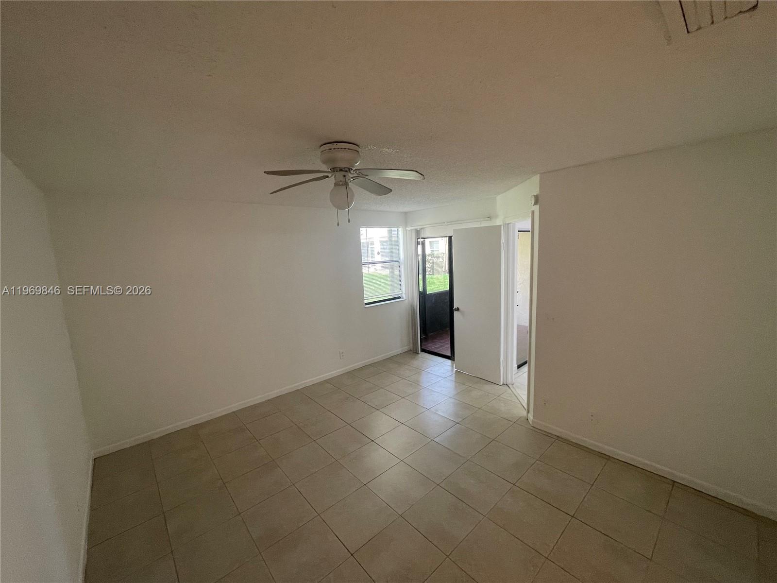 CIRCLE VILLAS (THE) CONDO - Residential