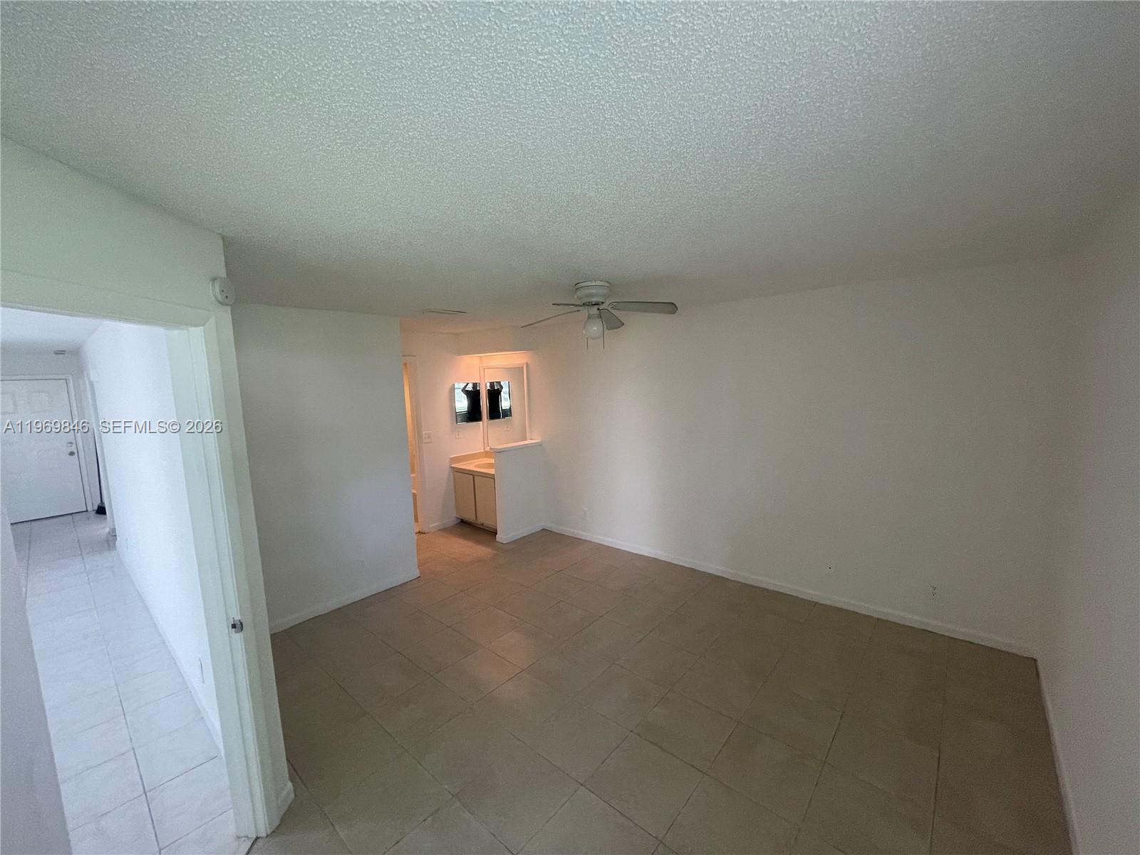 CIRCLE VILLAS (THE) CONDO - Residential