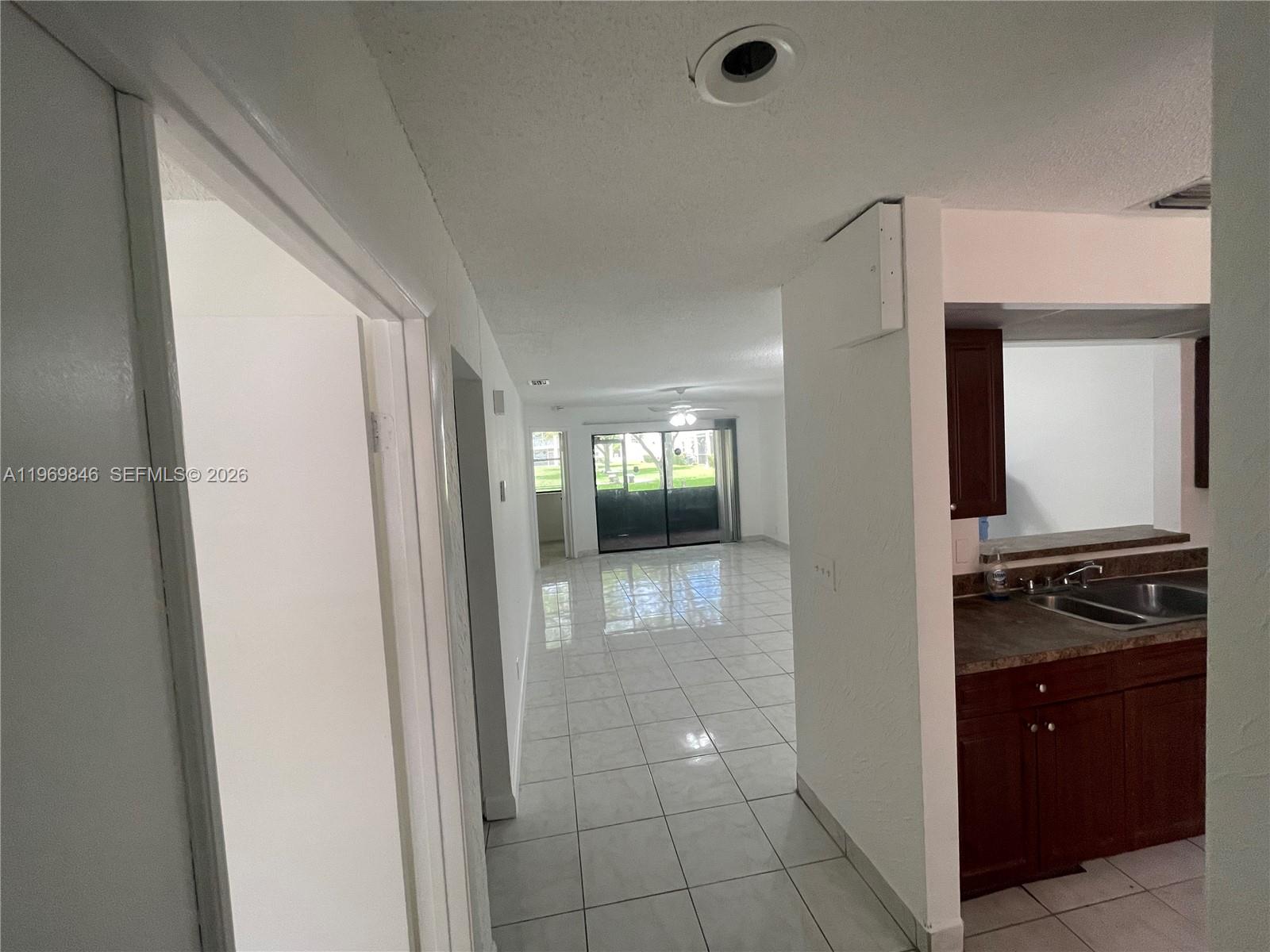 CIRCLE VILLAS (THE) CONDO - Residential