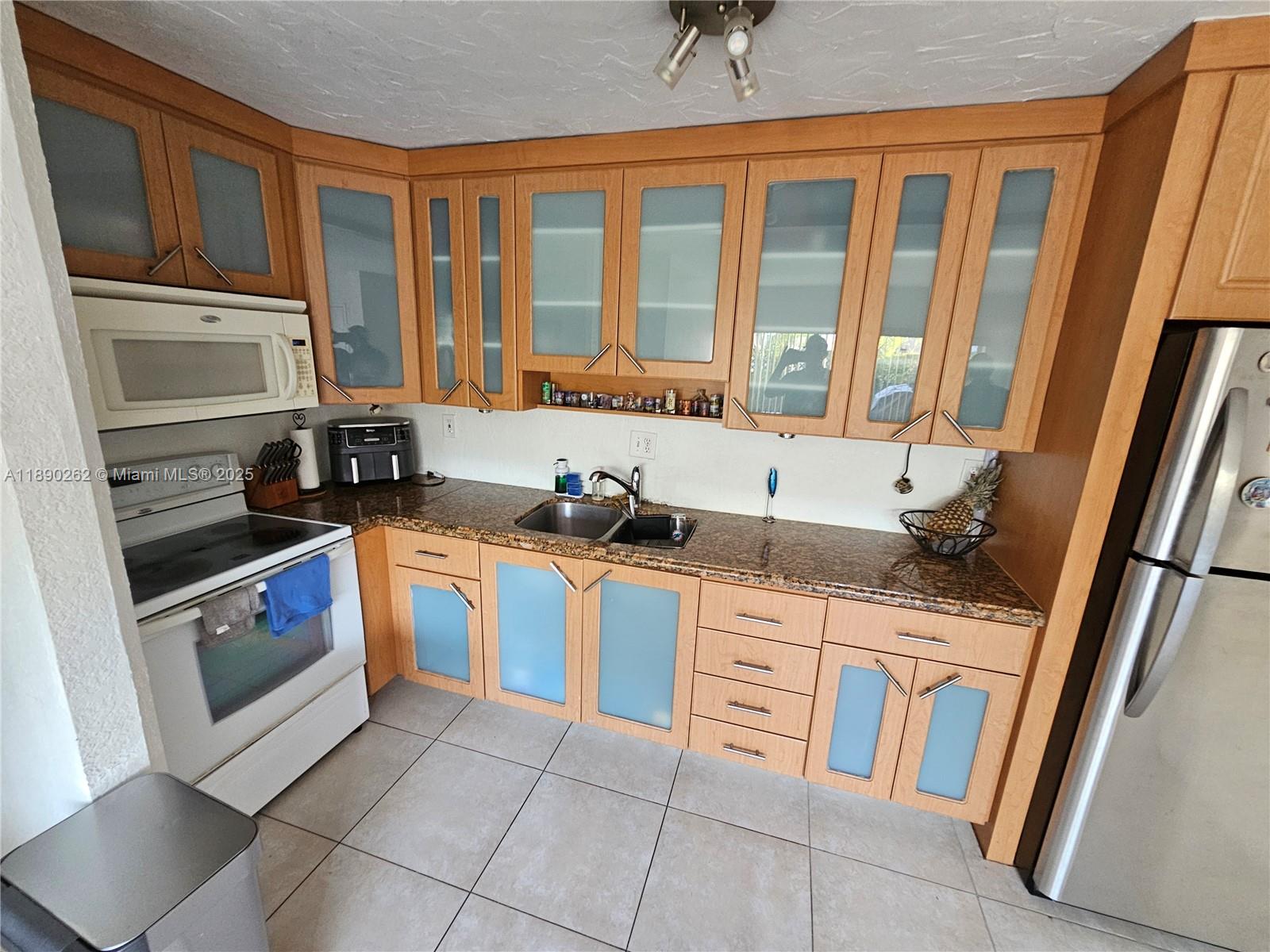 DORAL GARDENS CONDO - Residential Lease