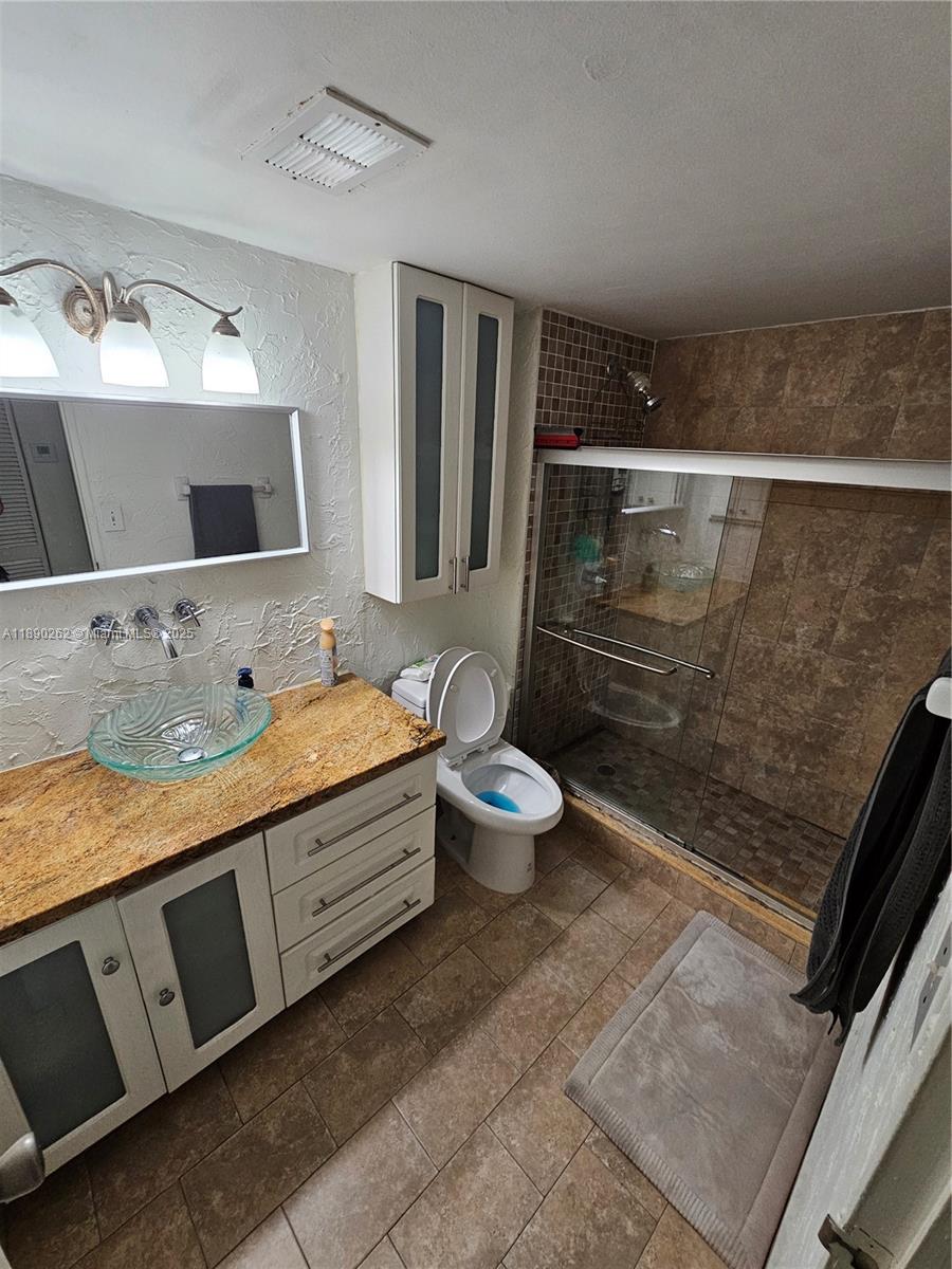 DORAL GARDENS CONDO - Residential Lease