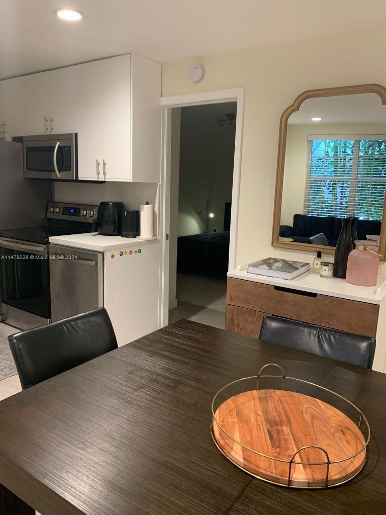 Miami Beach, Florida 33139, United States, 2 Bedrooms Bedrooms, ,1 BathroomBathrooms,Residential,Active,69137