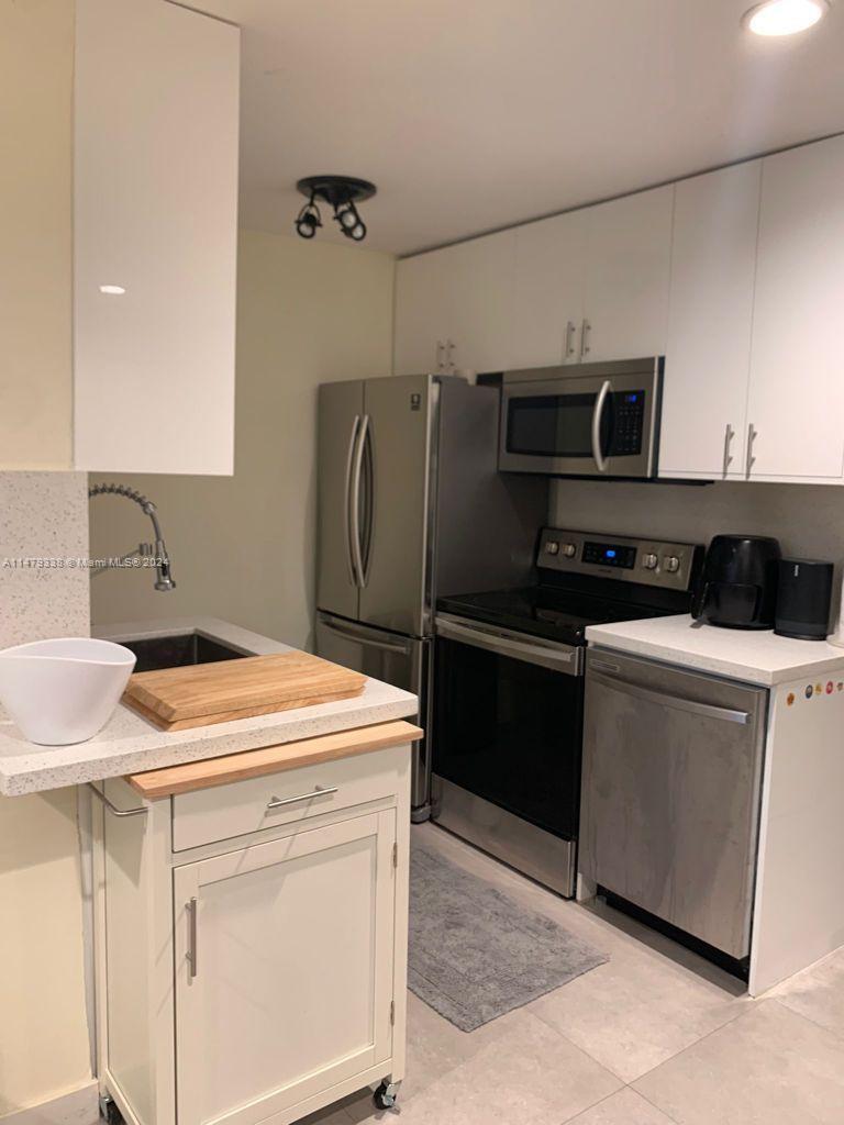 Miami Beach, Florida 33139, United States, 2 Bedrooms Bedrooms, ,1 BathroomBathrooms,Residential,Active,69137