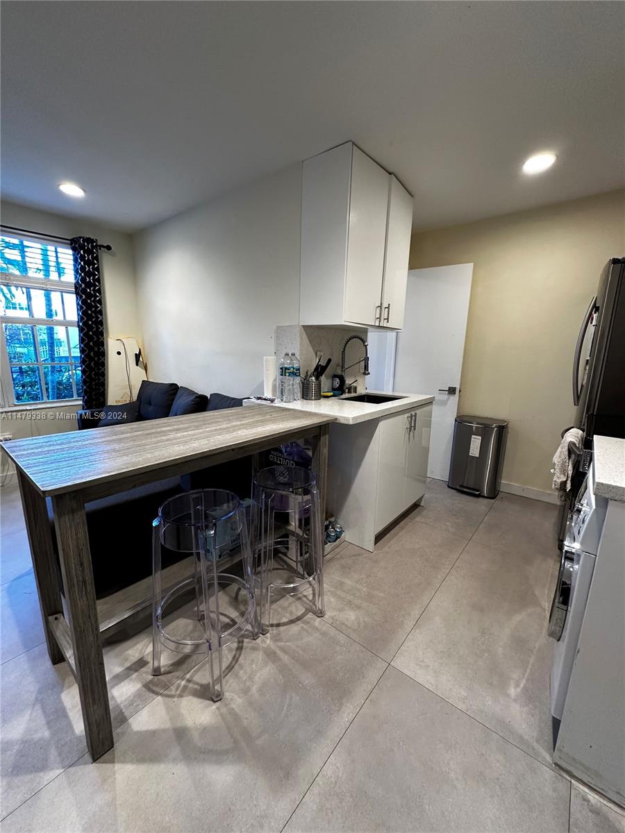 Miami Beach, Florida 33139, United States, 2 Bedrooms Bedrooms, ,1 BathroomBathrooms,Residential,Active,69137