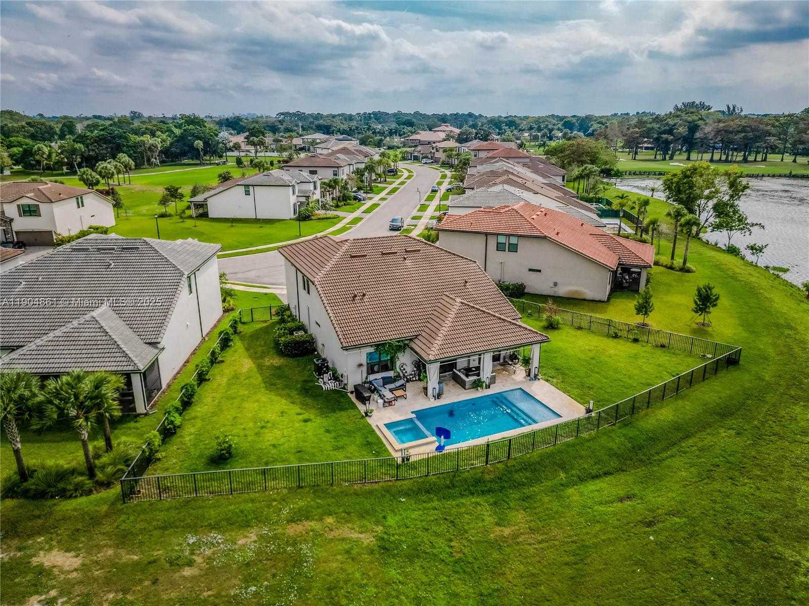 WOODMONT PODS B F & G - Residential