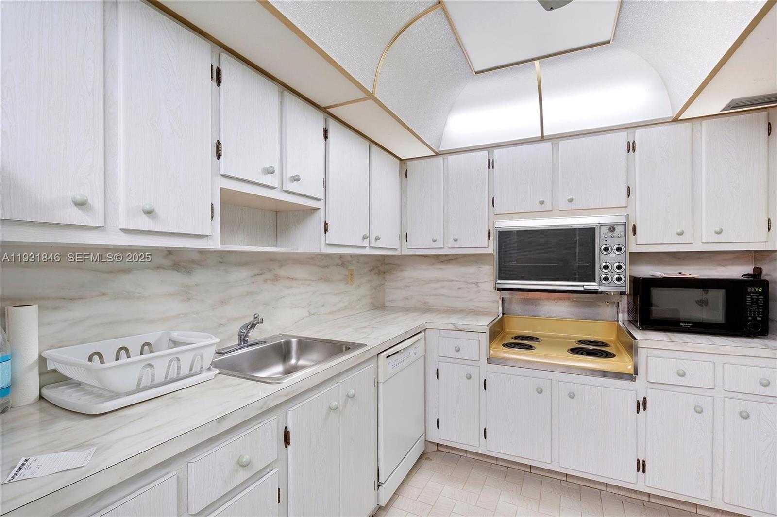 9500 OCEANS CONDO - Residential