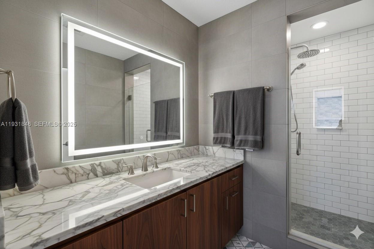 9500 OCEANS CONDO - Residential