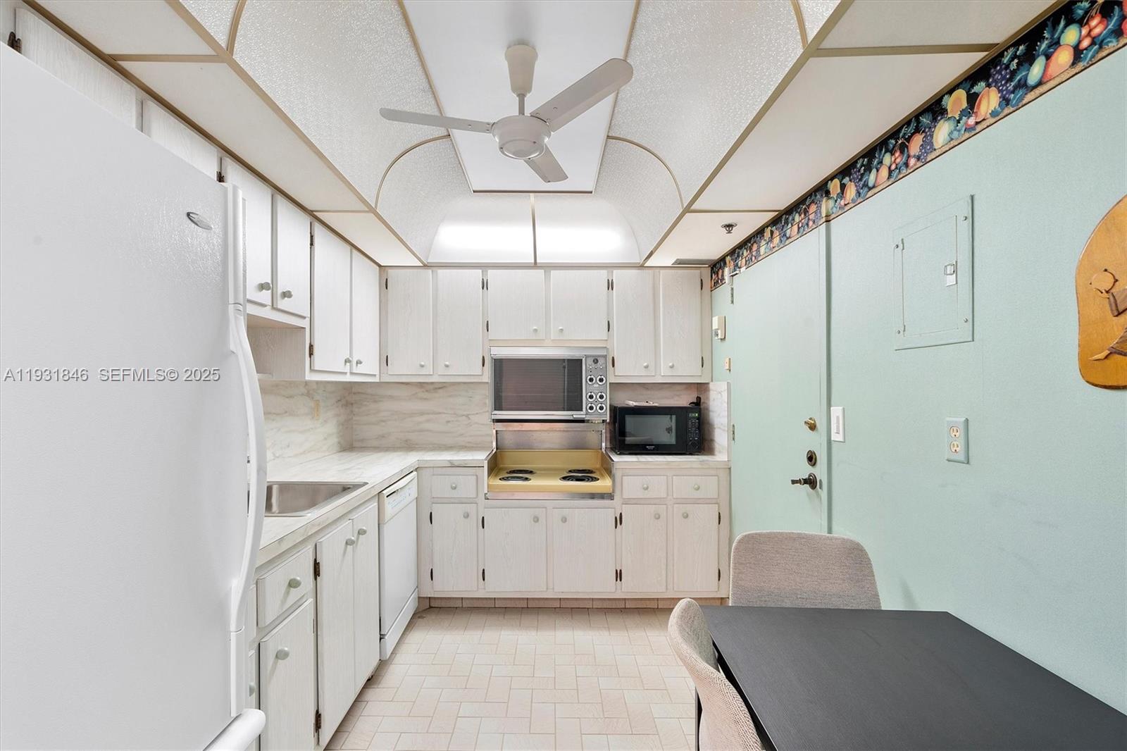 9500 OCEANS CONDO - Residential