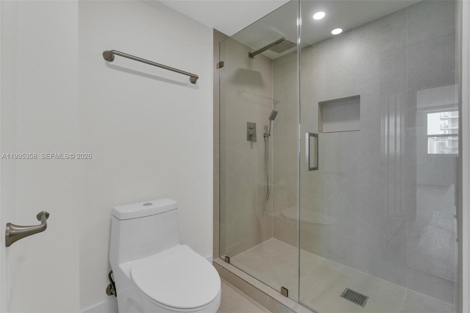 THE MARK ON BRICKELL COND - Residential Lease