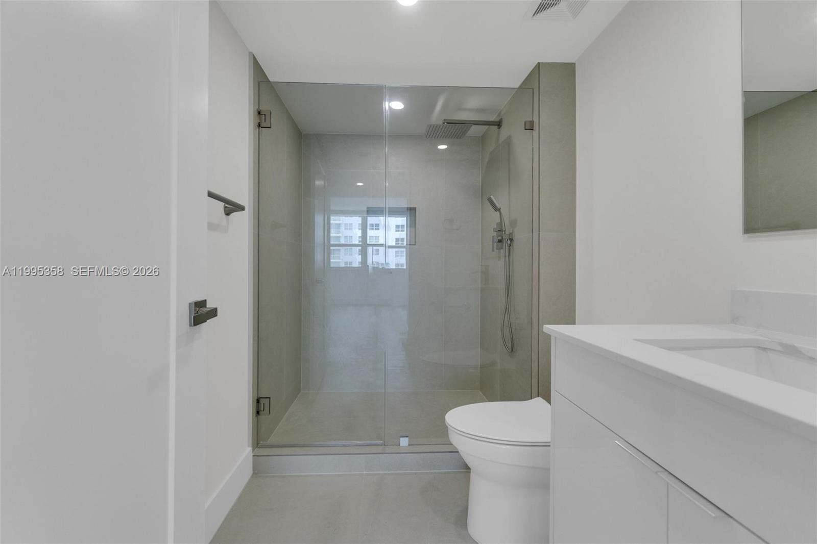 THE MARK ON BRICKELL COND - Residential Lease