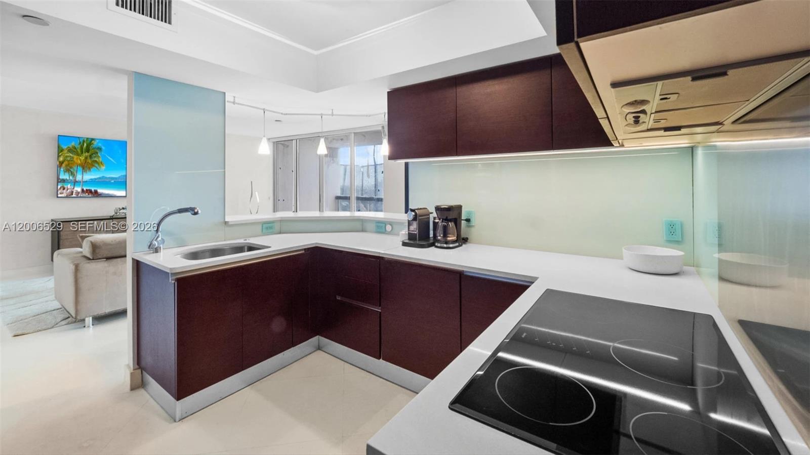 SUNSET HARBOUR NORTH COND - Residential