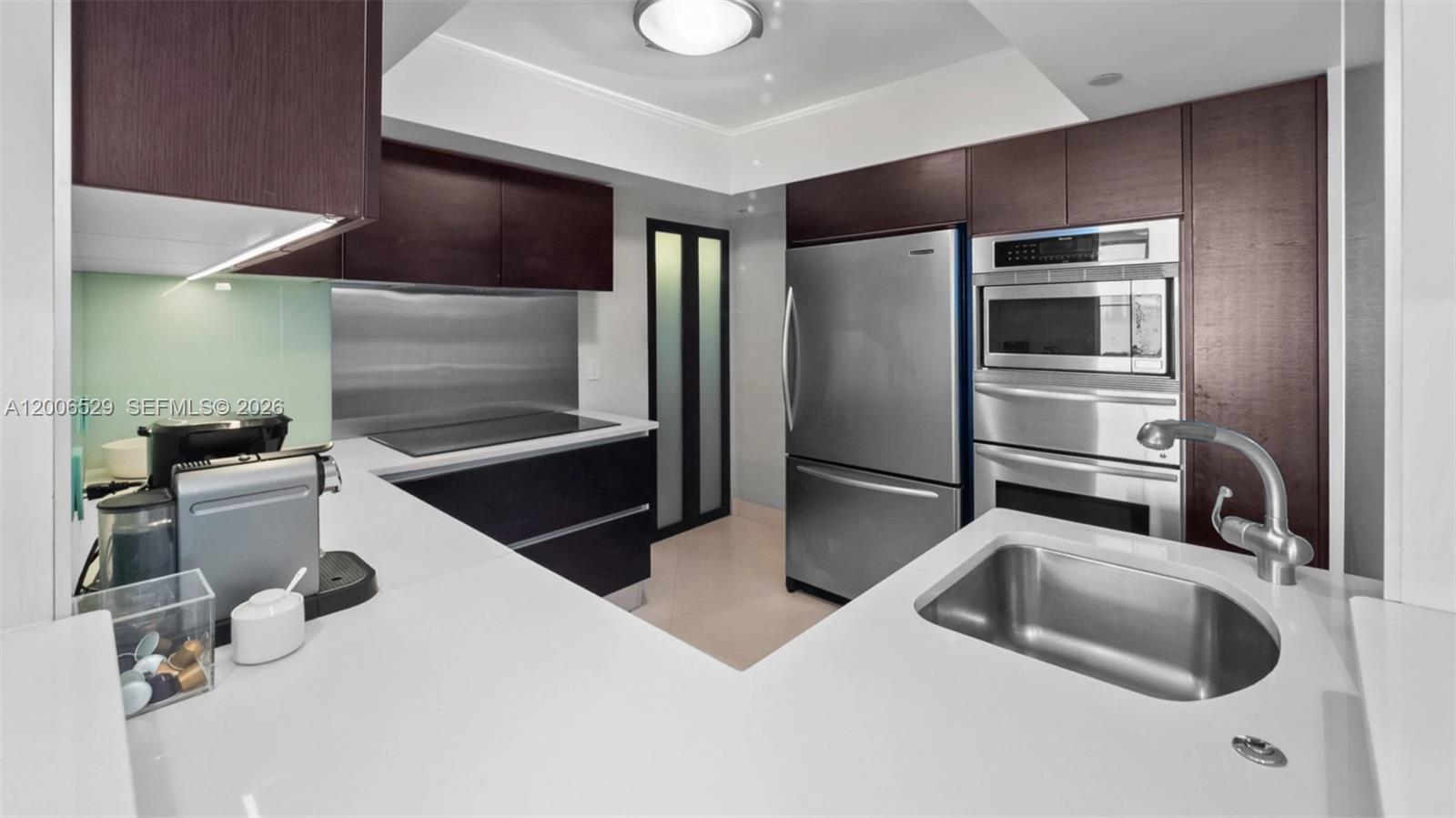 SUNSET HARBOUR NORTH COND - Residential