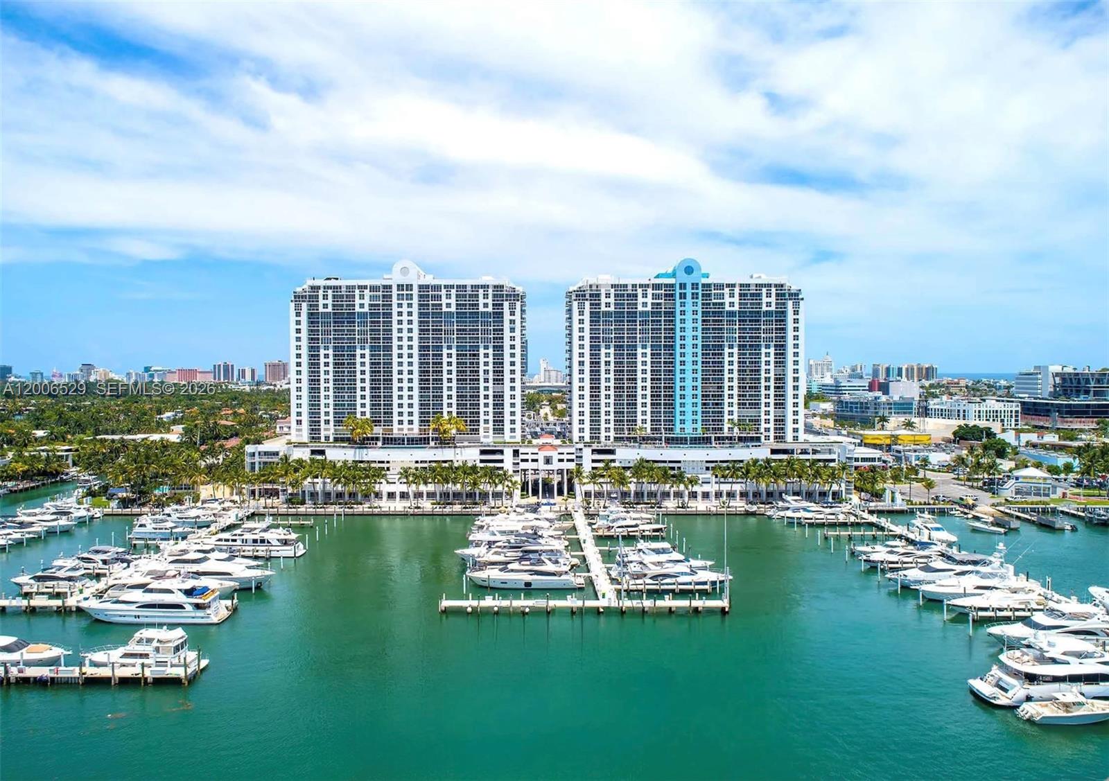 SUNSET HARBOUR NORTH COND - Residential