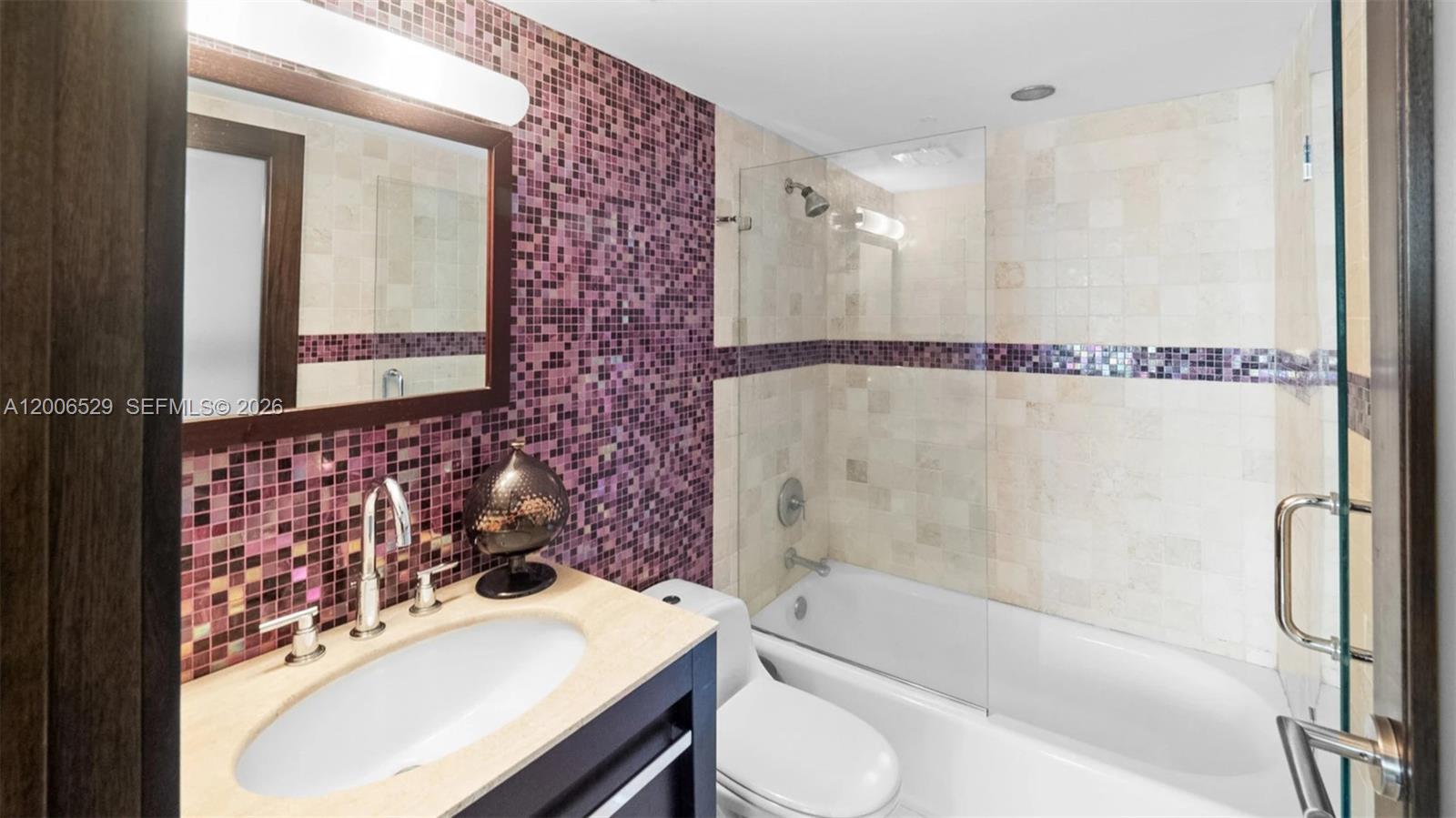 SUNSET HARBOUR NORTH COND - Residential