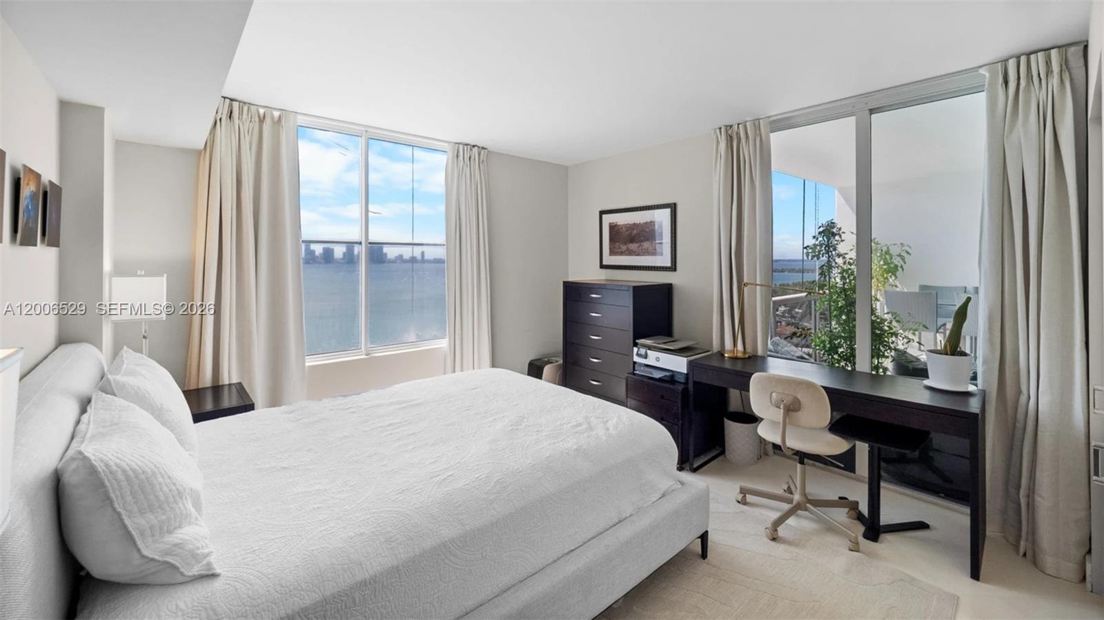 SUNSET HARBOUR NORTH COND - Residential