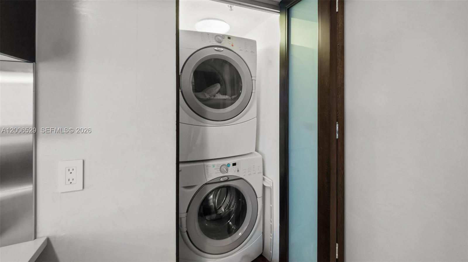 SUNSET HARBOUR NORTH COND - Residential