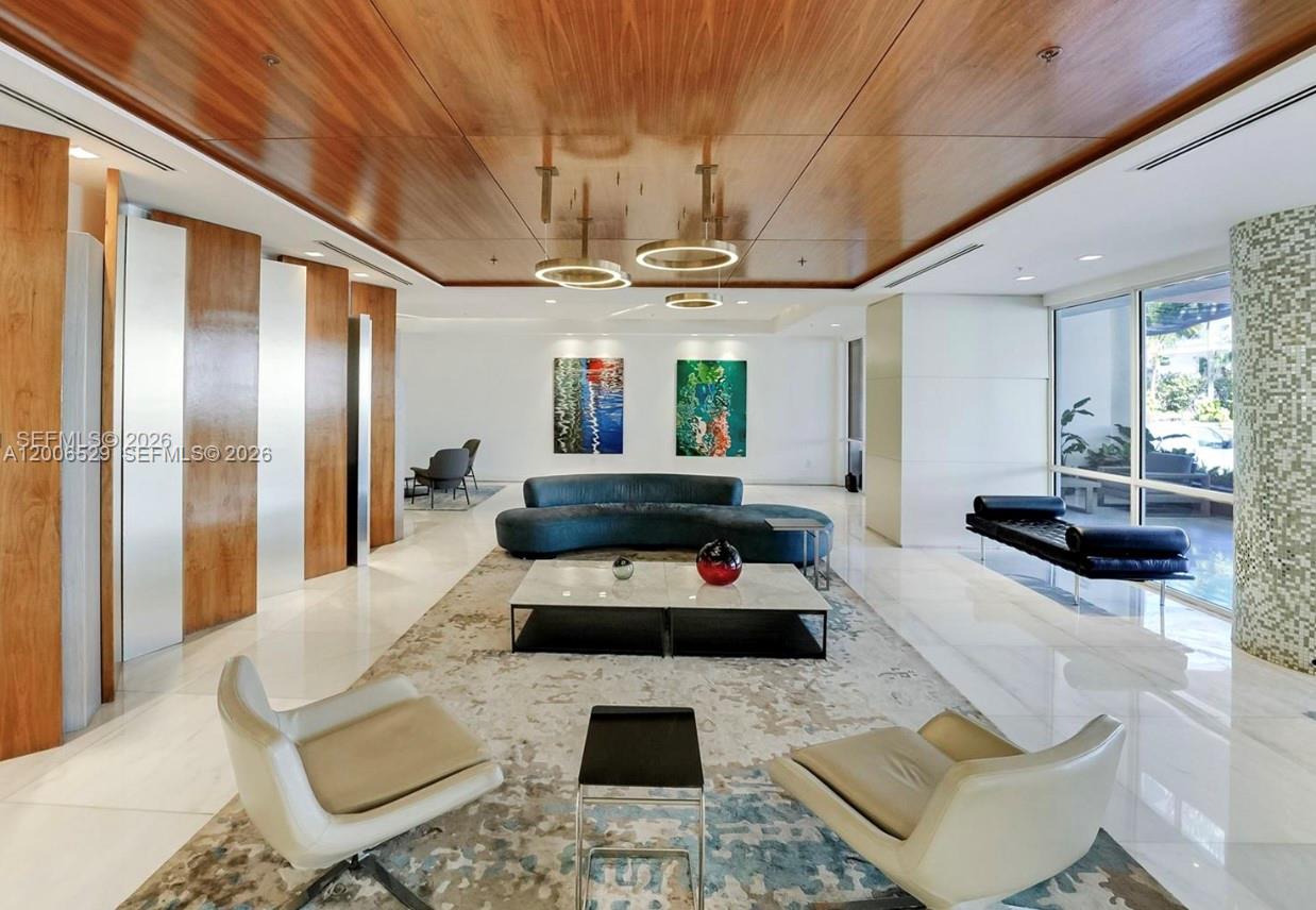 SUNSET HARBOUR NORTH COND - Residential