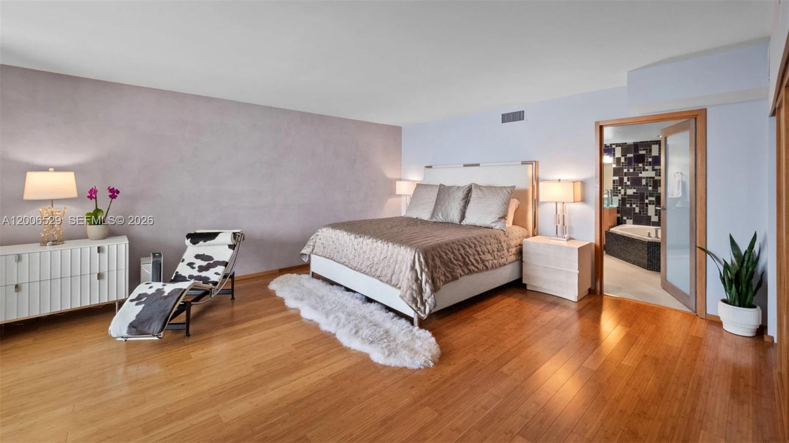 SUNSET HARBOUR NORTH COND - Residential