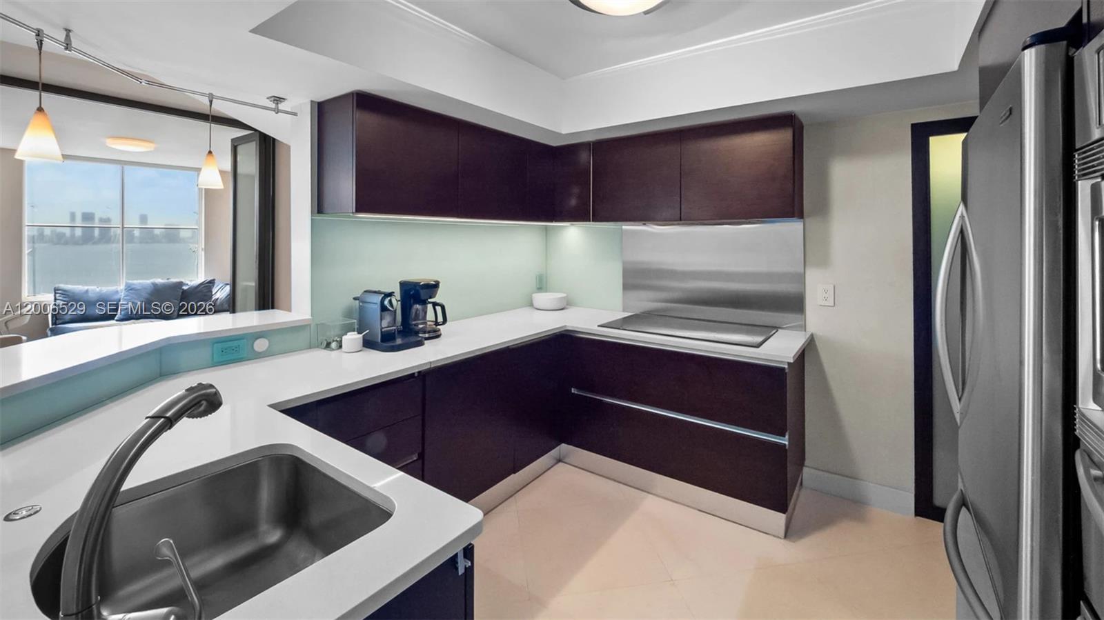 SUNSET HARBOUR NORTH COND - Residential