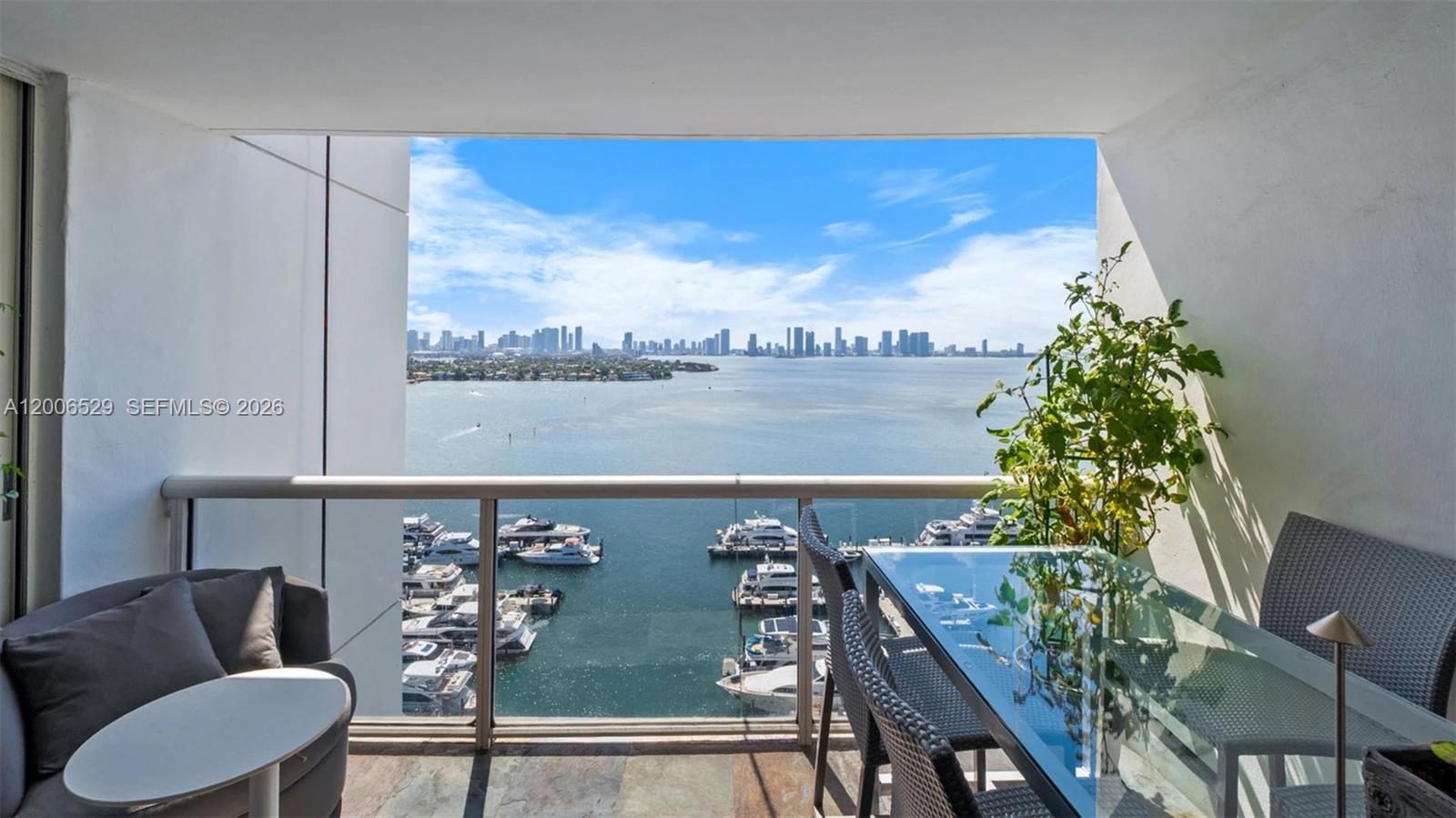 SUNSET HARBOUR NORTH COND - Residential