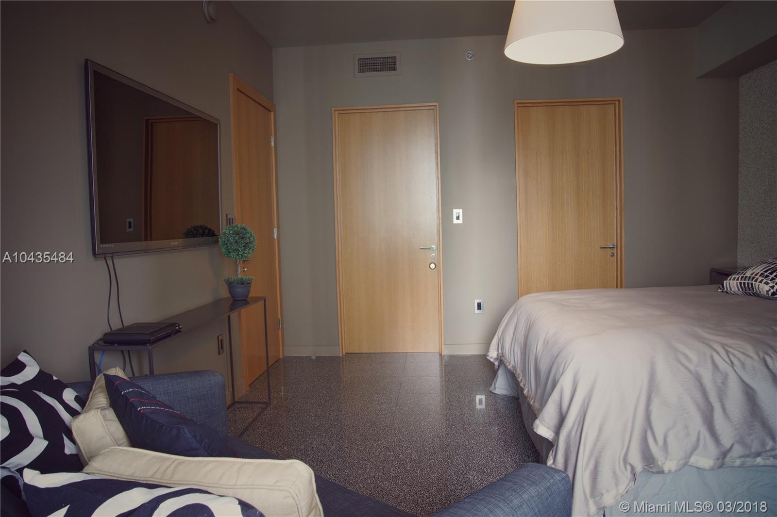 ICON BRICKELL NO 1 - Residential