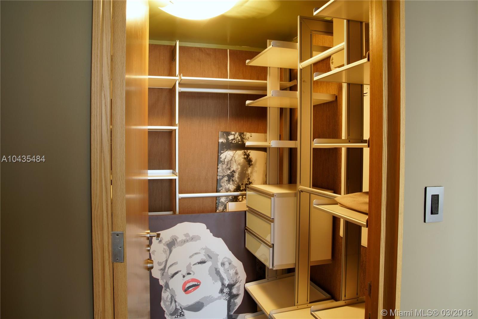 ICON BRICKELL NO 1 - Residential