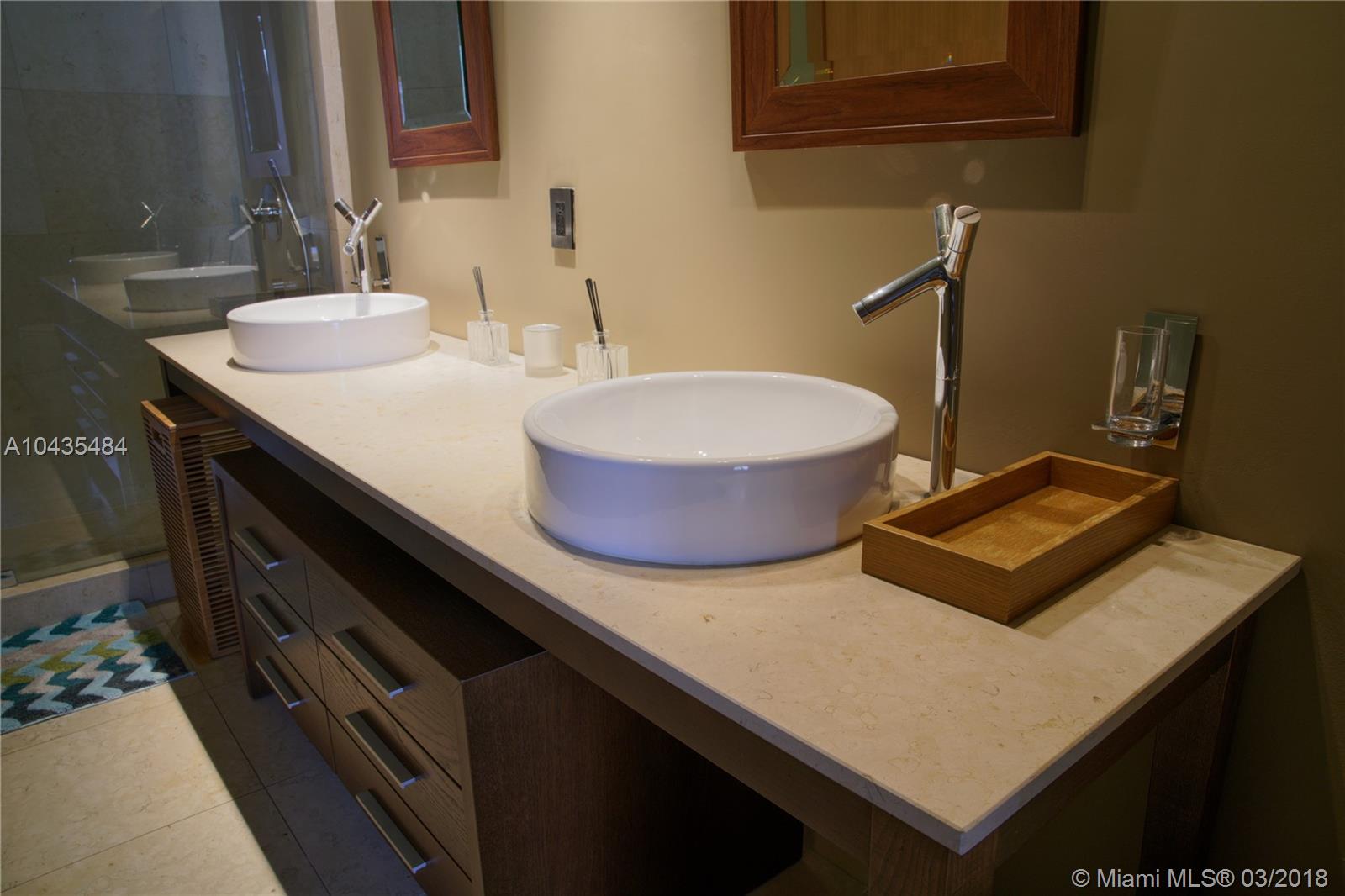 ICON BRICKELL NO 1 - Residential