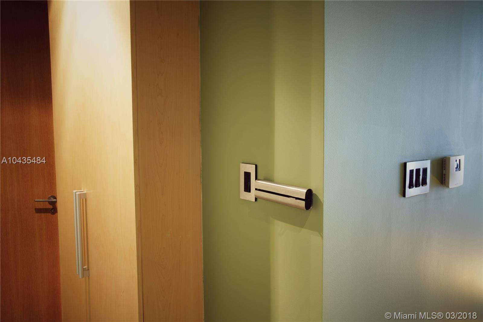 ICON BRICKELL NO 1 - Residential