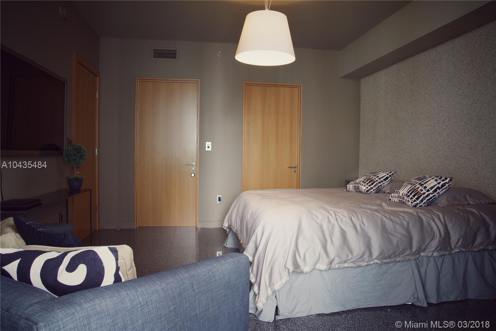 ICON BRICKELL NO 1 - Residential