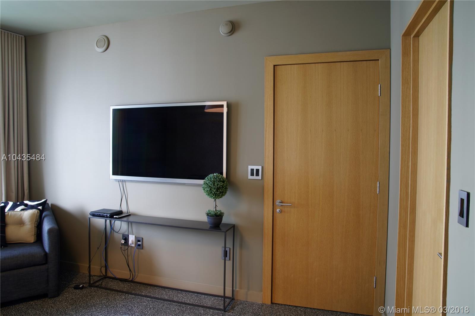 ICON BRICKELL NO 1 - Residential