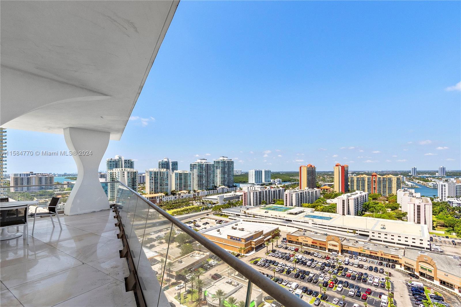 JADE SIGNATURE CONDO - Residential