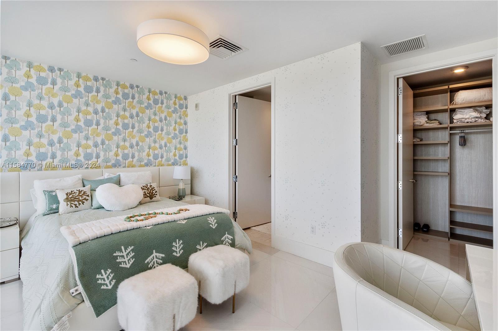 JADE SIGNATURE CONDO - Residential