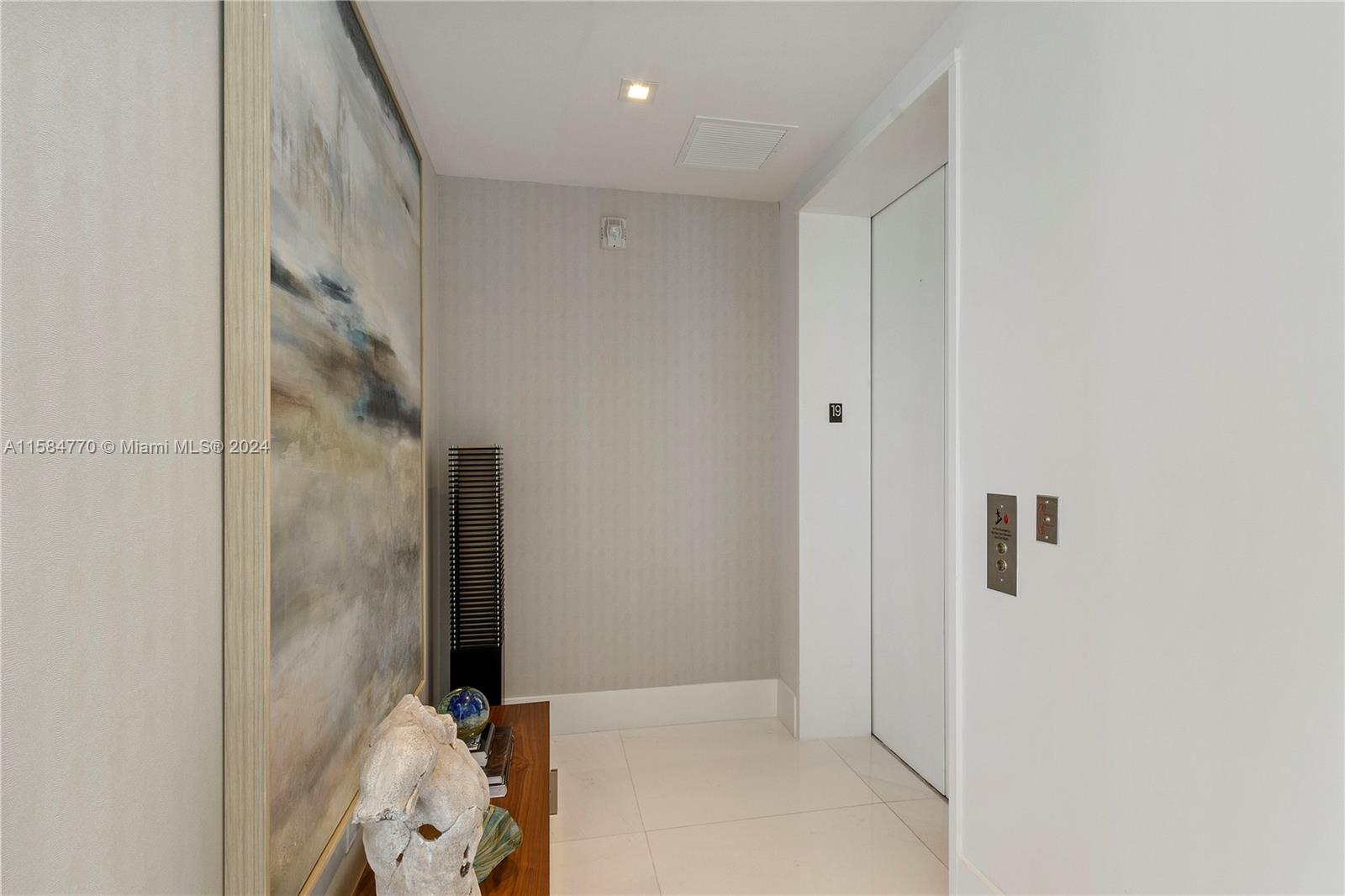 JADE SIGNATURE CONDO - Residential