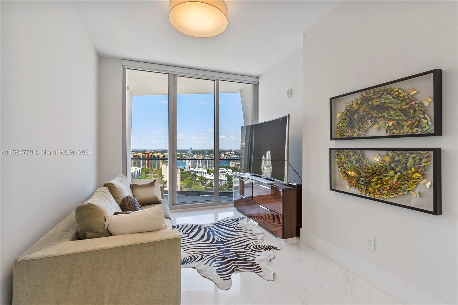 JADE SIGNATURE CONDO - Residential