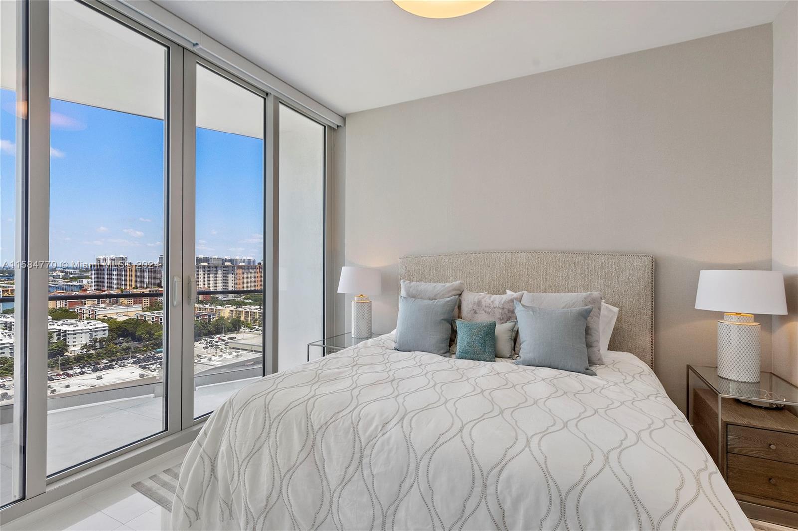 JADE SIGNATURE CONDO - Residential