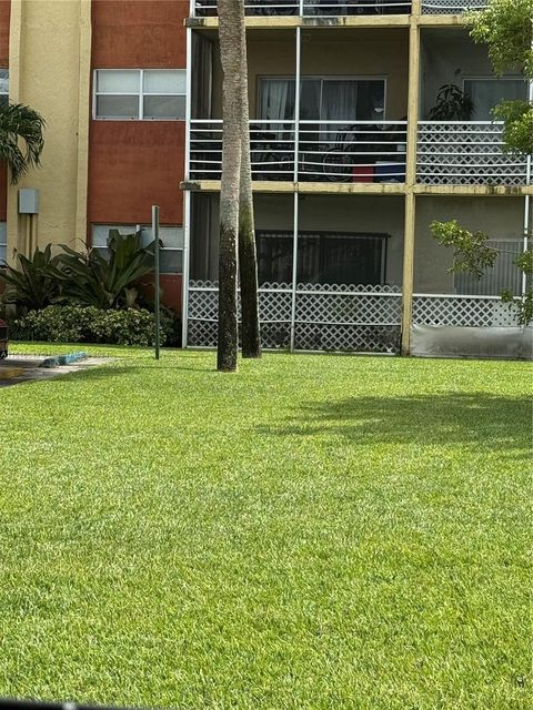 A home in Lauderdale Lakes