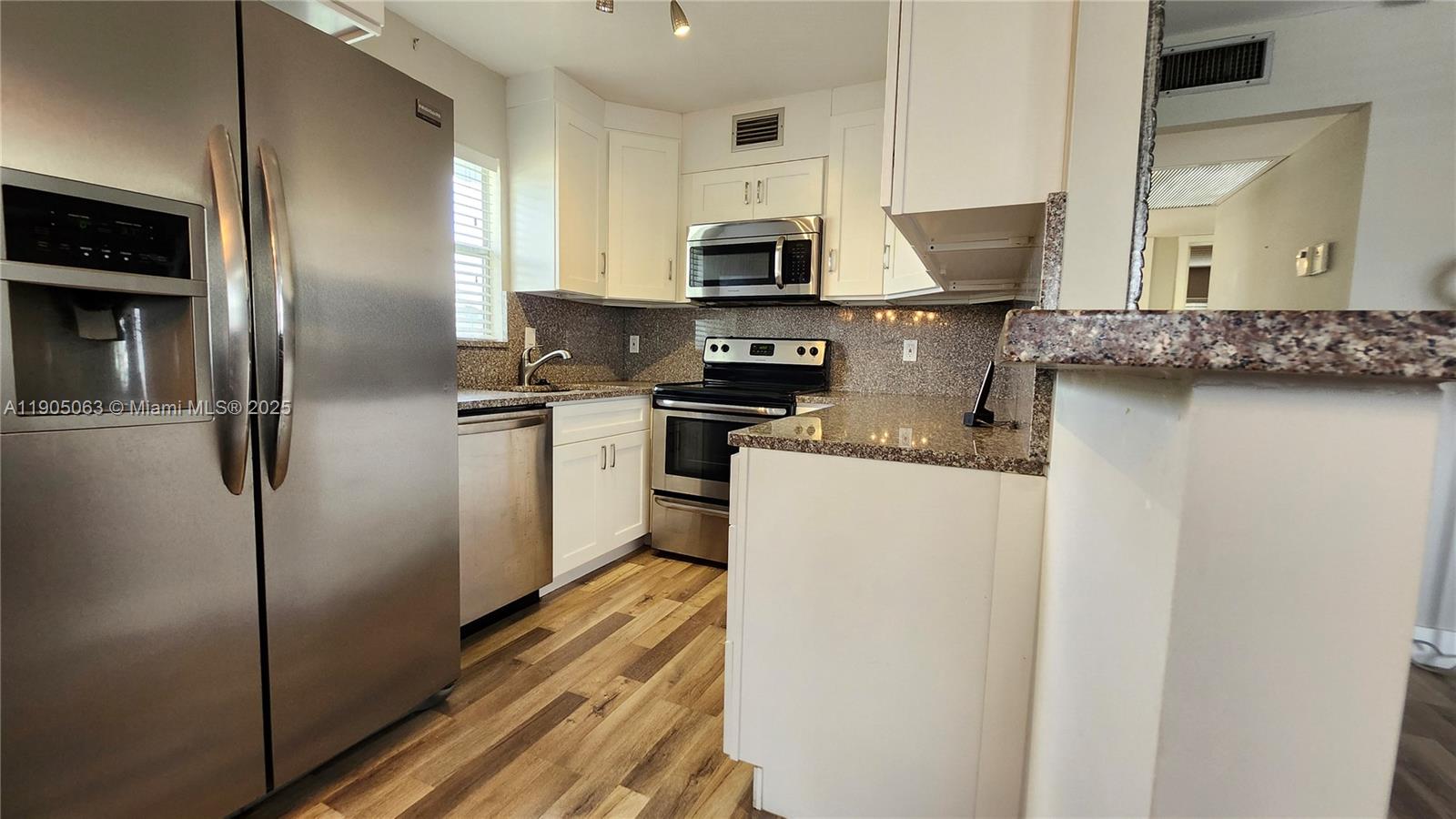 KINGS POINT FLANDERS COND - Residential