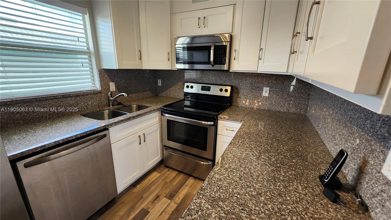 KINGS POINT FLANDERS COND - Residential