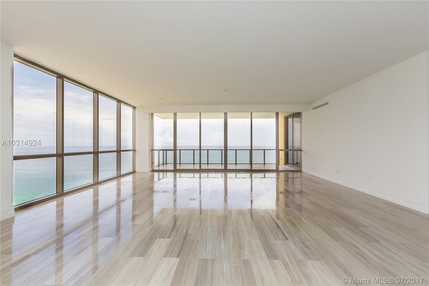 Spectacular brand new corner unit facing ocean and city skyline. ready to move in! Top of the line finishes and appliances - live in like 5 star hotel! Full of amenities with exceptional services! Never lived in.