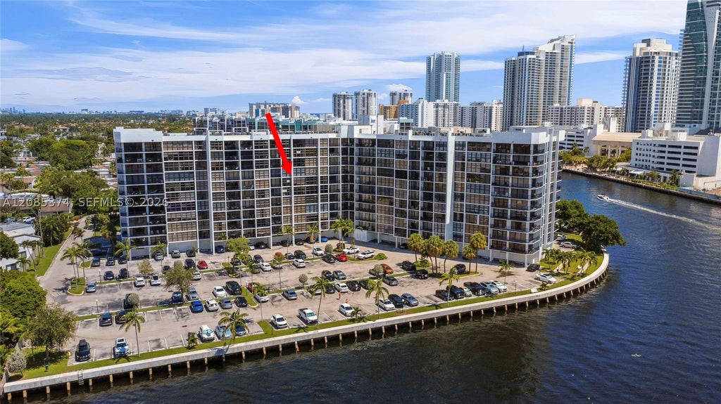 Photo of 200 Leslie Dr #724, Hallandale Beach, FL 33009 (MLS # A12085374)