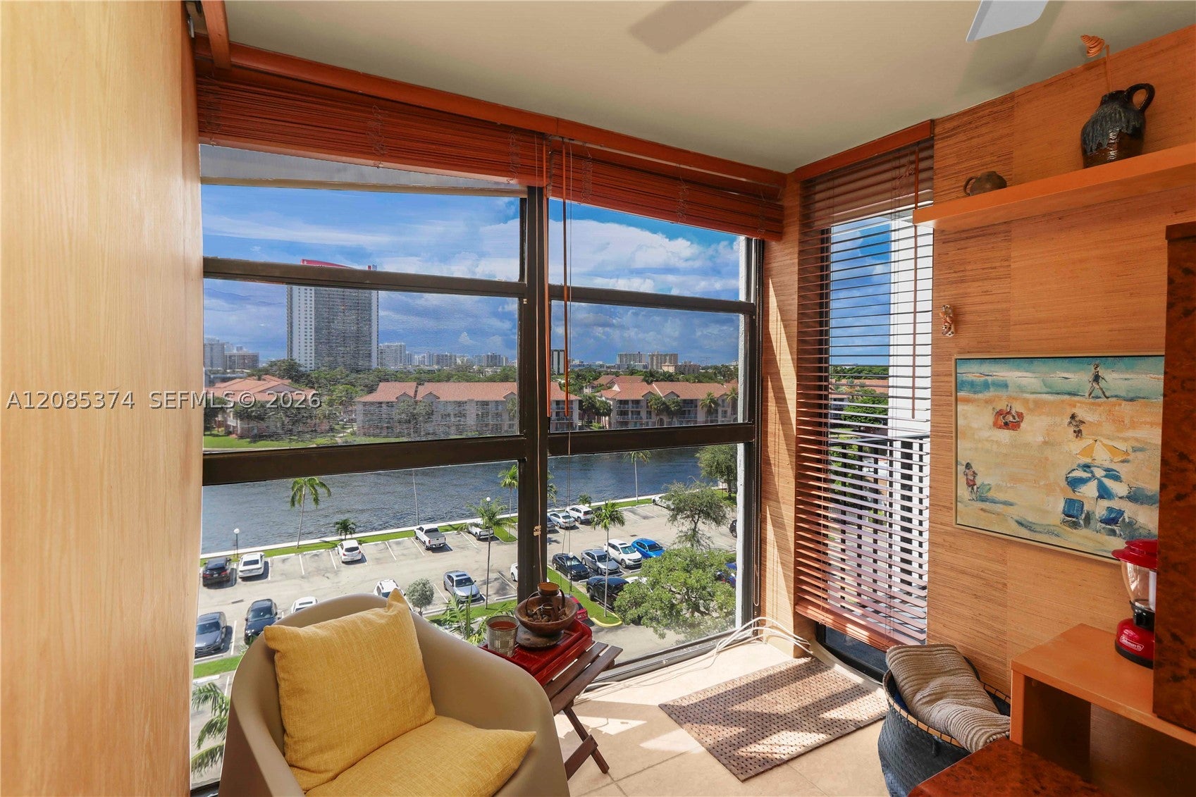 200 Leslie Dr 724