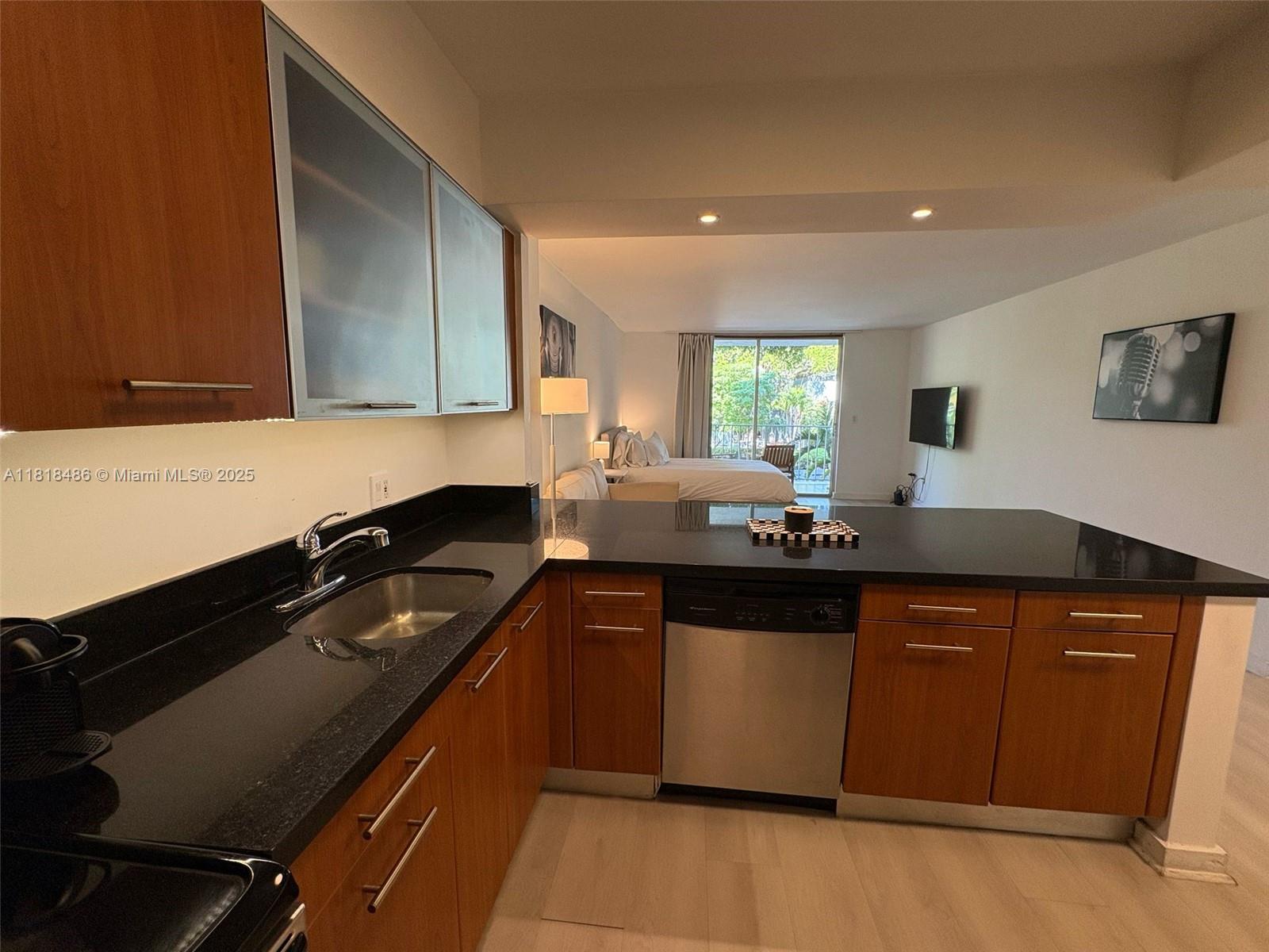 650 Ne 64th St G204, Miami, Broward County, Florida - 1 Bedrooms  
1 Bathrooms - 