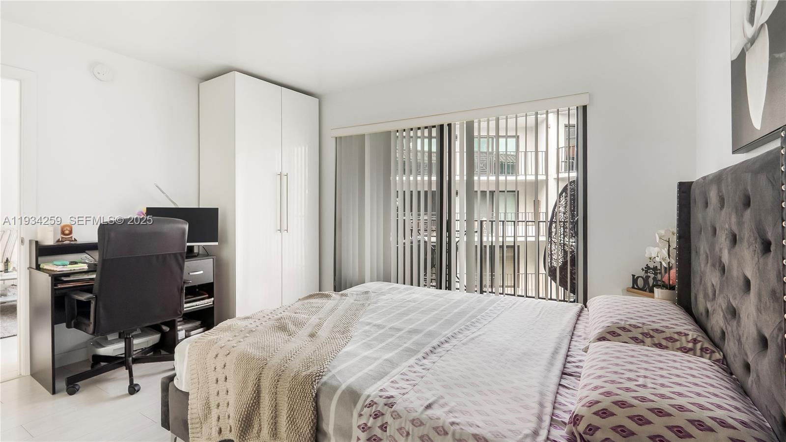 TRADEWINDS BY THE SEA CON - Residential