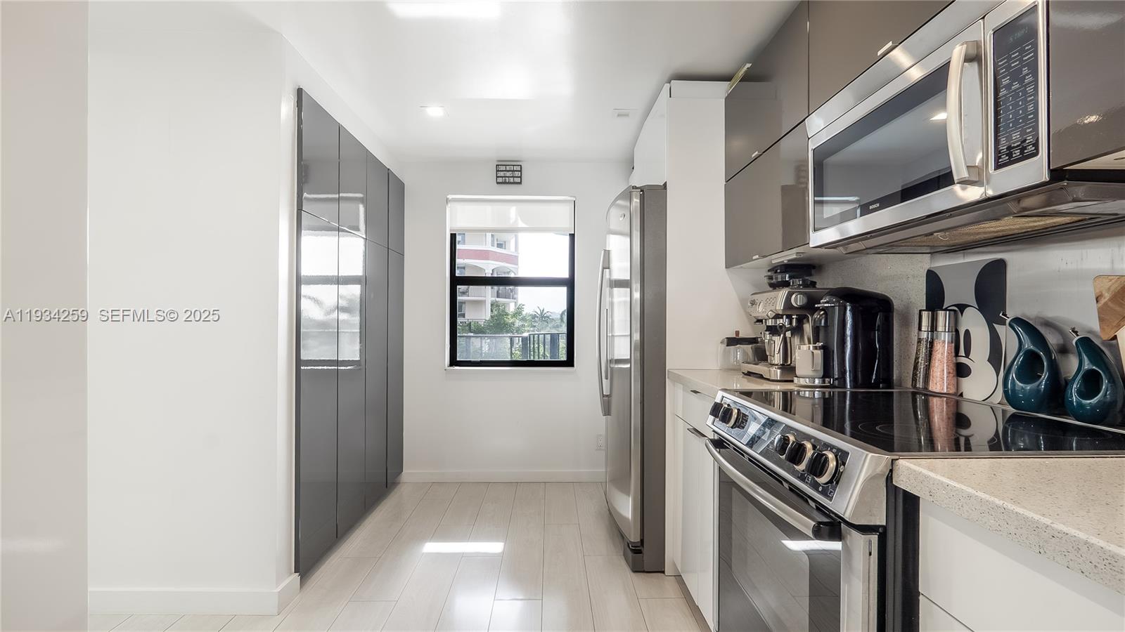 TRADEWINDS BY THE SEA CON - Residential