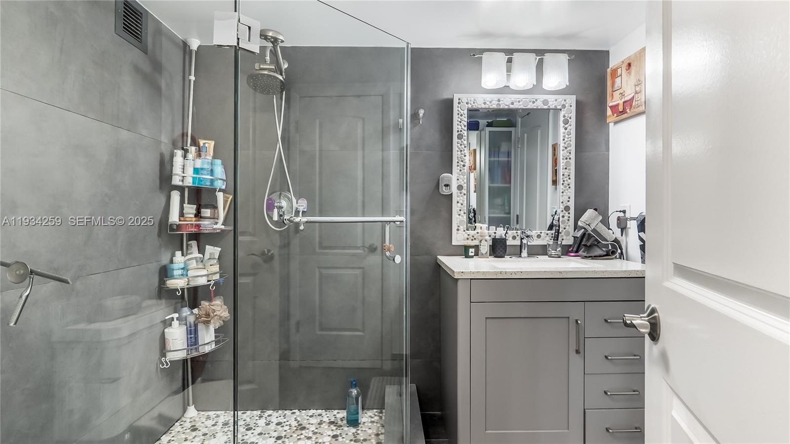 TRADEWINDS BY THE SEA CON - Residential