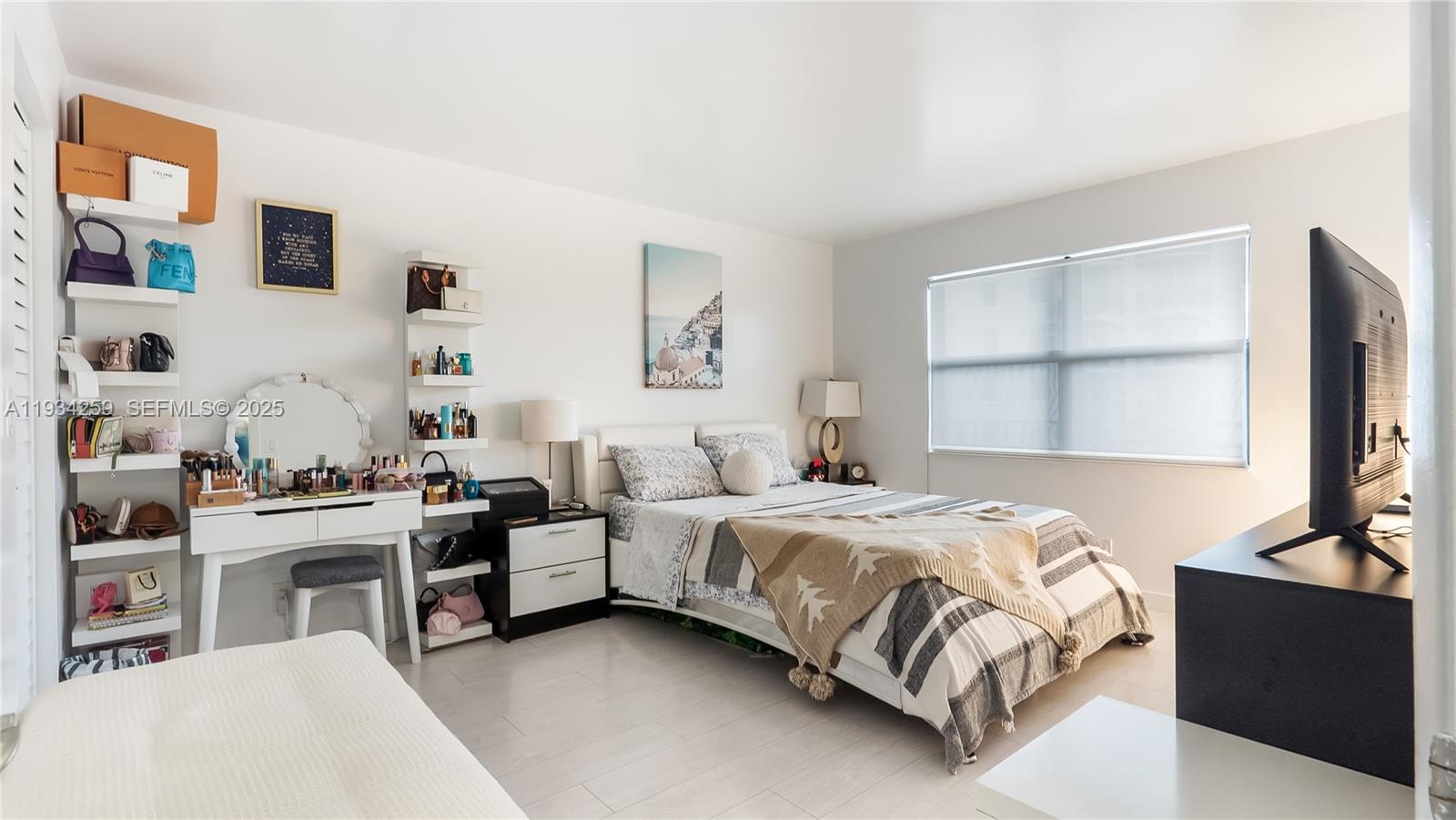 TRADEWINDS BY THE SEA CON - Residential