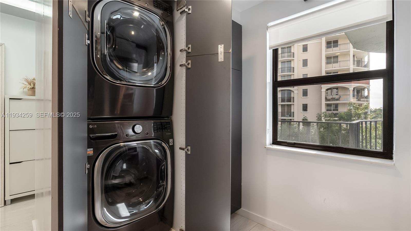 TRADEWINDS BY THE SEA CON - Residential