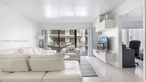 Photo of 2029 N Ocean Blvd #404, Fort Lauderdale, FL 33305 (MLS # A11934259)